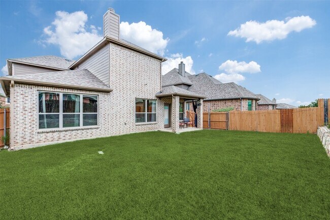 Building Photo - 16333 Amistad Ave