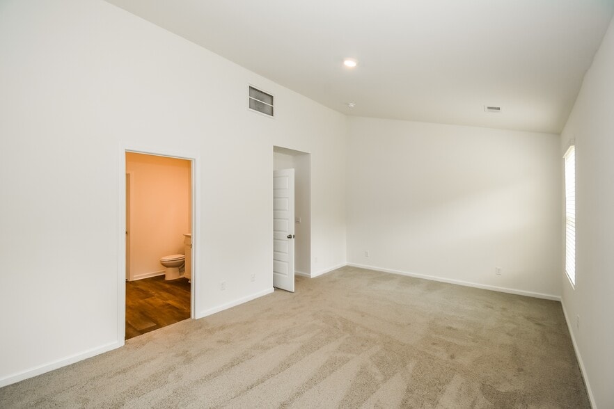 Building Photo - 62 Striker Rd