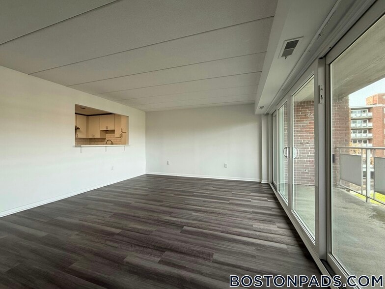 Building Photo - 53 Hill Rd