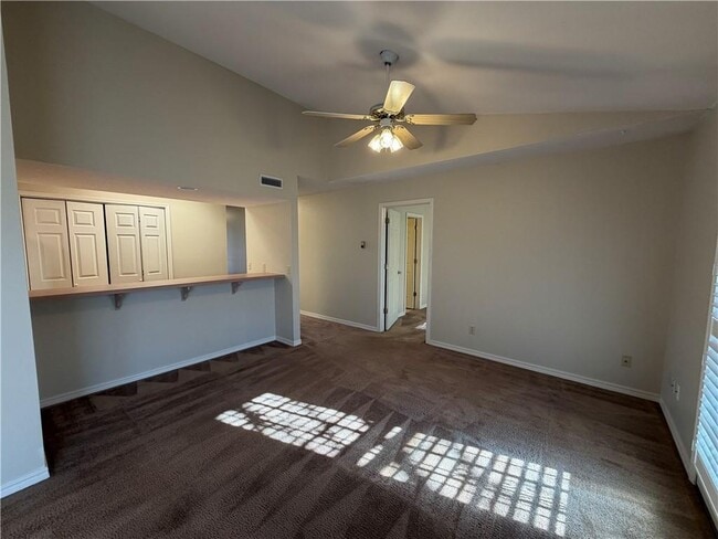 Building Photo - 706 Meghan St