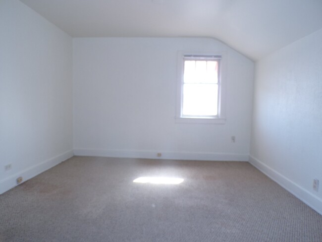 Building Photo - Capitol Hill - 1 Bedroom, 1 Bathroom (644M...