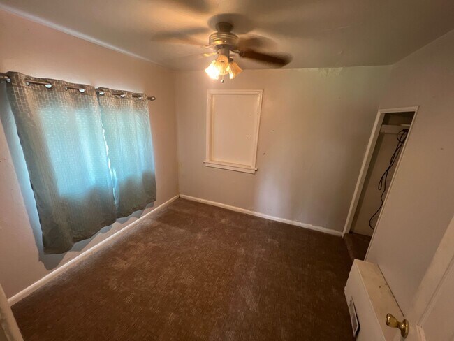 Building Photo - Cleveland