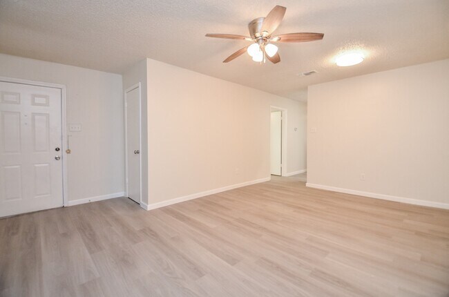 Building Photo - 8607 Bart Ln