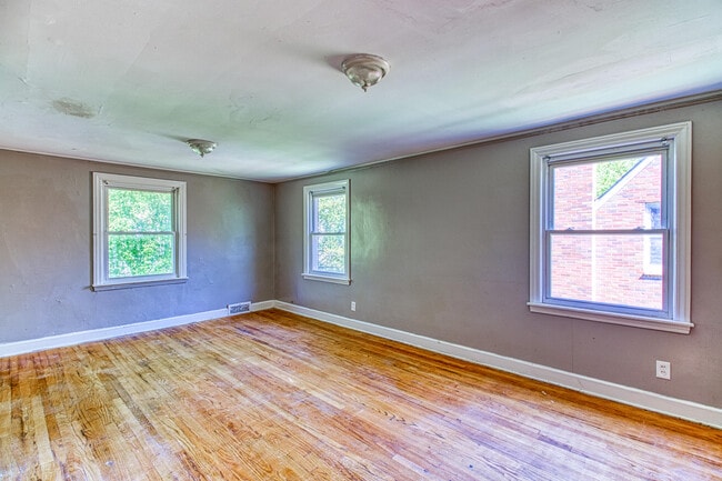 Building Photo - 16134 Pierson St