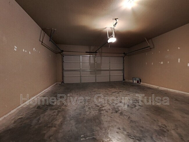 Building Photo - 8624 East 136th St S