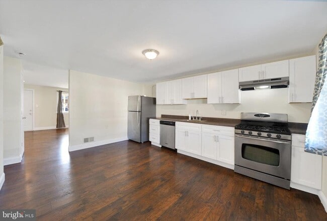 Building Photo - 7834 St Claire Ln