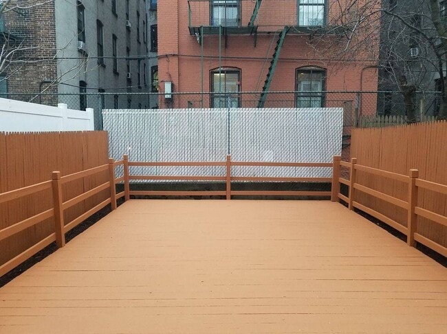 Building Photo - 468 E 141st St