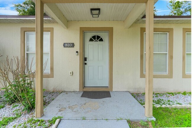 Building Photo - 810 Valnera Ct