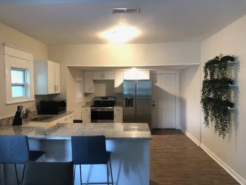 Building Photo - 3515 N 10th St