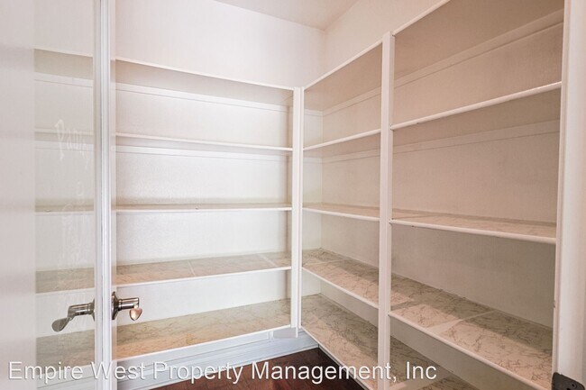 Building Photo - 5 br, 3 bath House - 28115 De La Vina Way