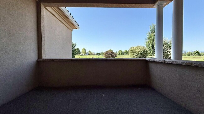 Building Photo - 143 Pine Lake Dr