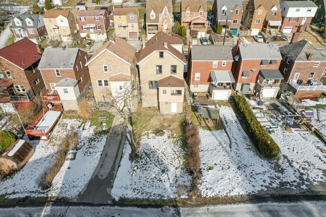 Building Photo - 111 Kaplan Ave