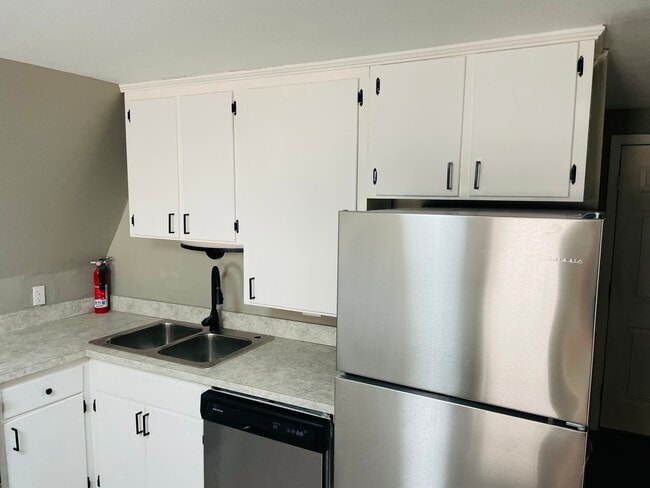 Building Photo - Meginnis Arm Properties, LLC