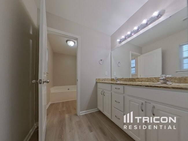 Building Photo - 909 Northern Dancer Ln