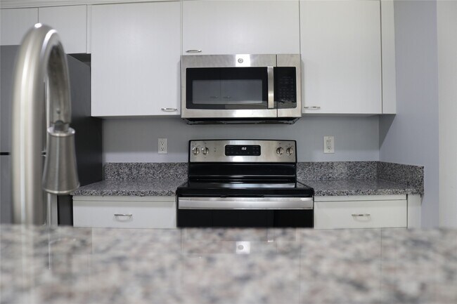 Building Photo - 12633 Memorial Dr