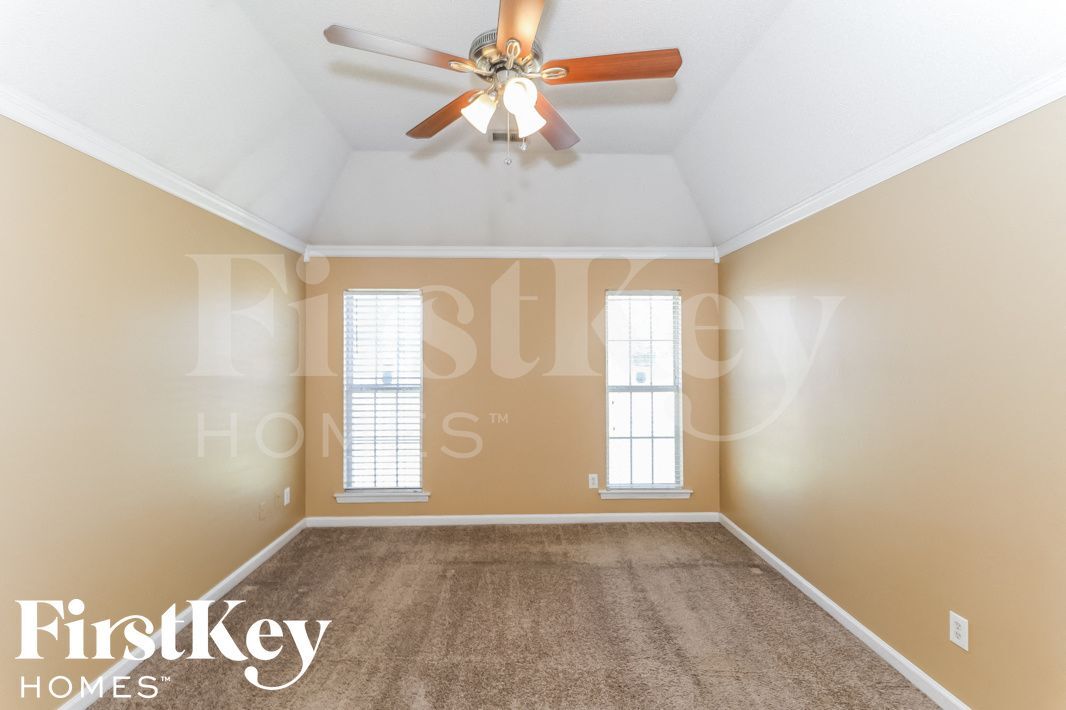 Building Photo - 9920 Calderdale Dr