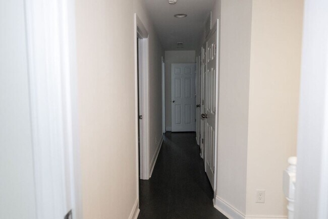 Building Photo - 4988 Wyngate Village Dr
