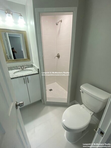 Building Photo - 520 Washington St