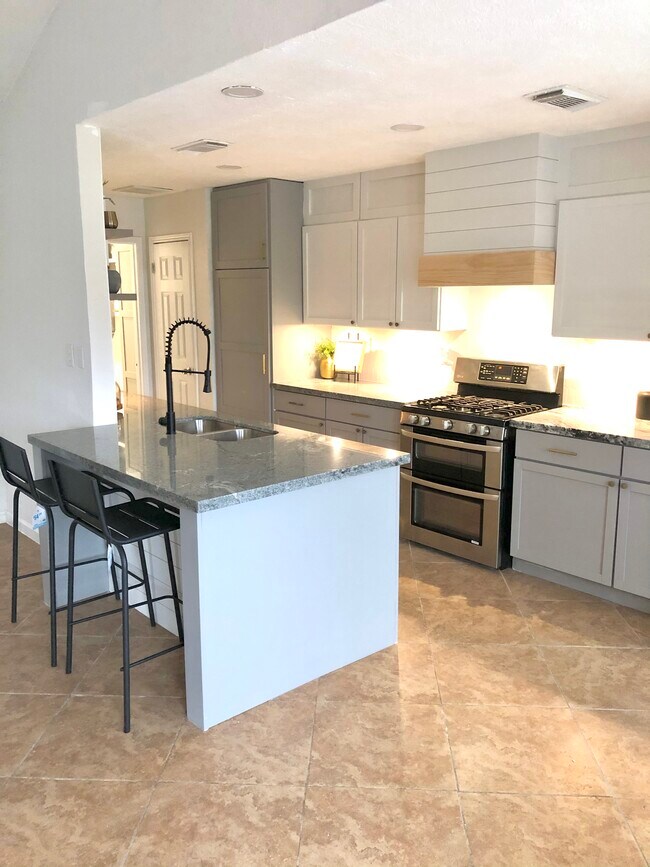 Building Photo - 11511 Kirkvalley Dr