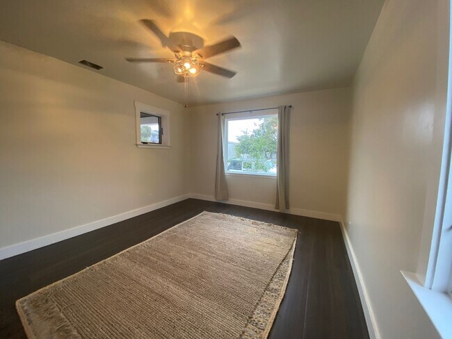 Building Photo - Modern Spanish Bungalow Steps from Downtow...