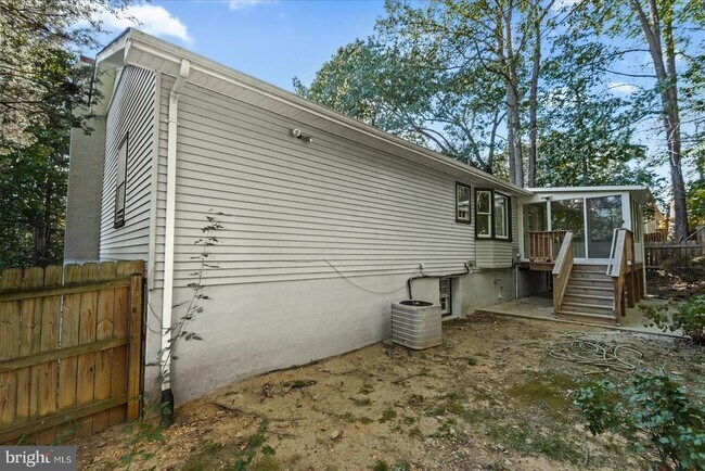 Building Photo - 2312 Harpoon Dr