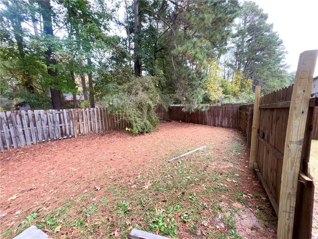 Building Photo - 8389 Regent St