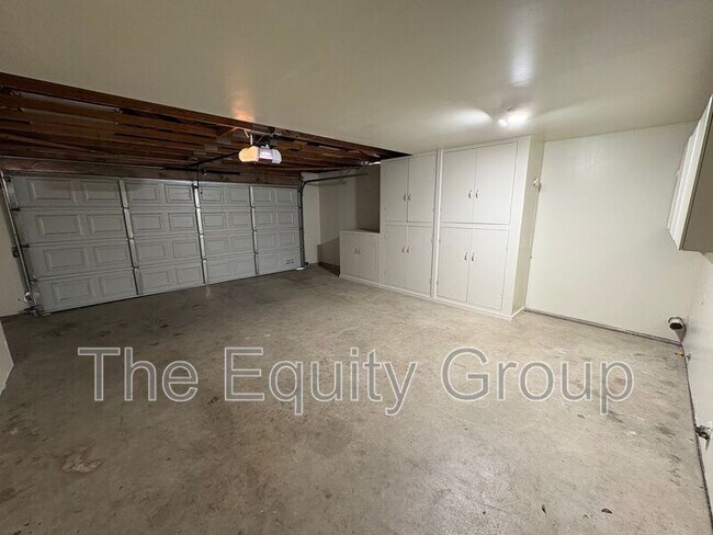 Building Photo - 4300 E Feemster Ave