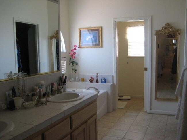 Building Photo - Large corner lot, 4 bedroom with Pool/Spa