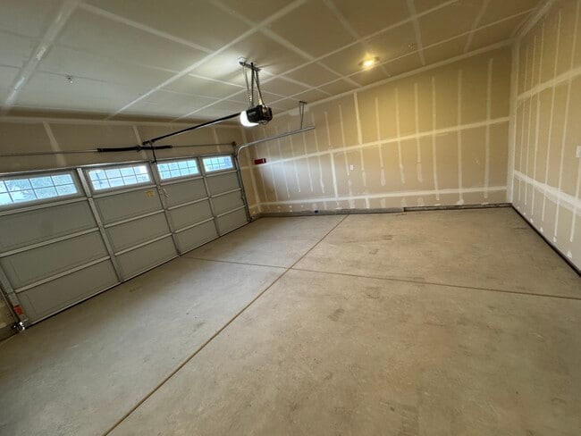 Building Photo - 1137 Granite Dr