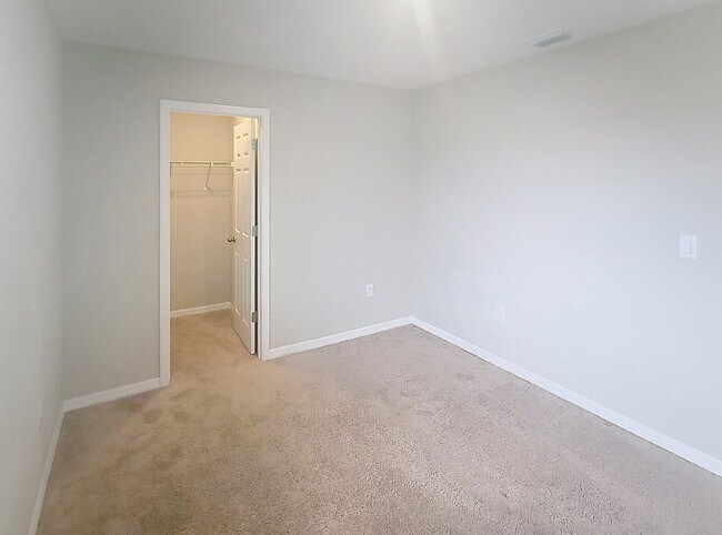 Building Photo - 12937 Camarillo Pl