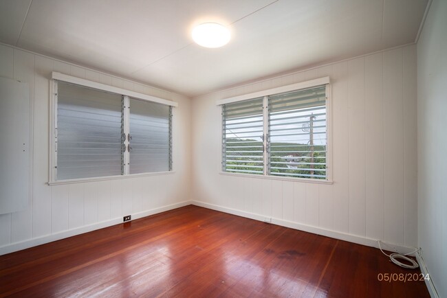 Building Photo - 3 Bed 1.5 Bath Single Family Home in Aiea ...