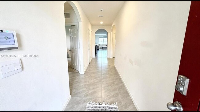 Building Photo - 2402 SE Gillette Ave