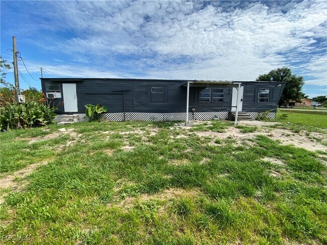 Building Photo - 8086 Heck Dr