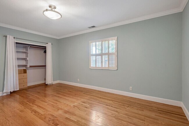 Building Photo - 312 23rd Ave