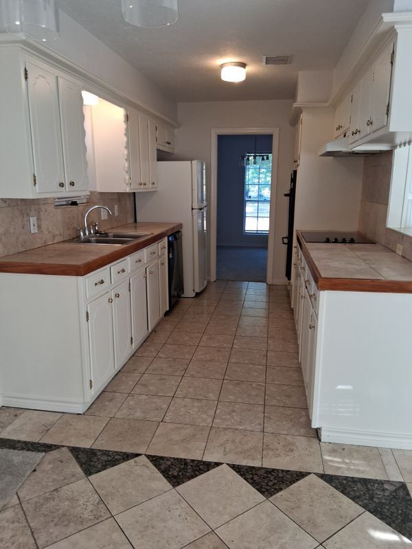 Building Photo - 7515 Brush Wood Dr