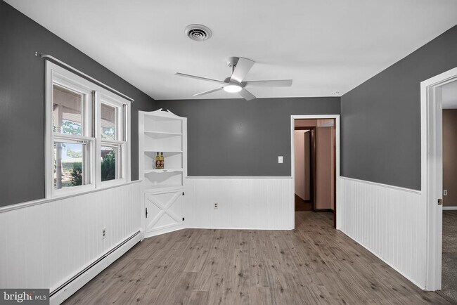 Building Photo - 930 Sykesville Rd