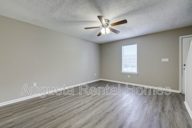 Building Photo - 146 Chalet N Blvd