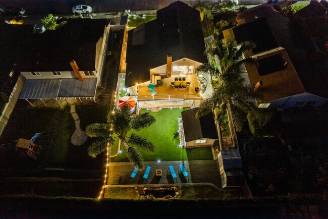 Building Photo - 13075 Old West Ave