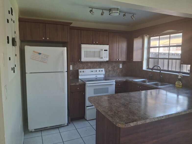 Building Photo - 13343 SW 59th Terrace