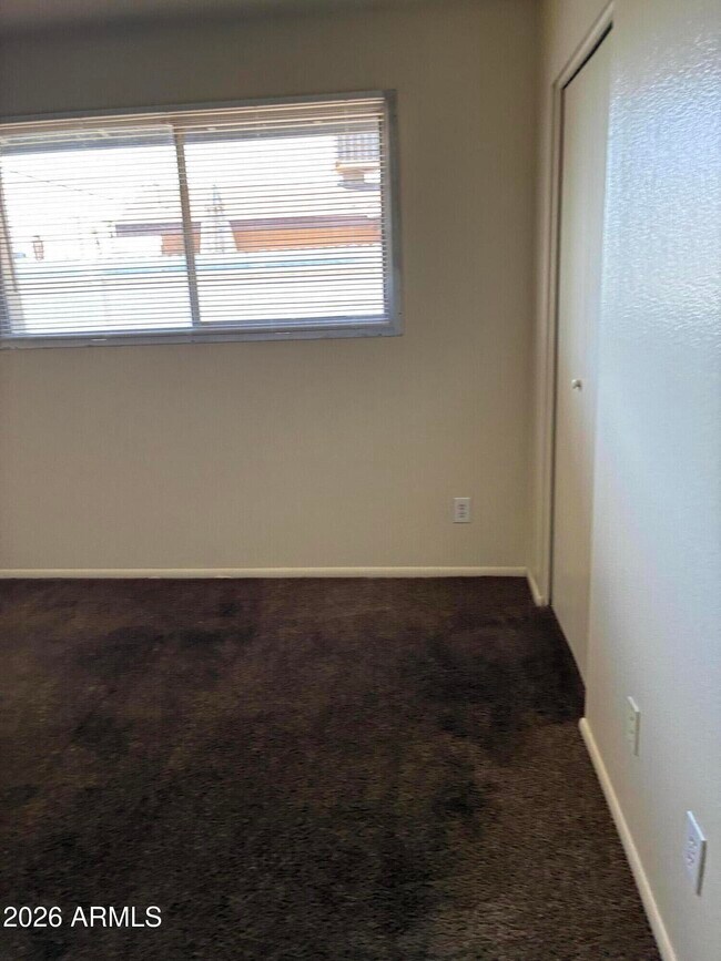 Building Photo - 1439 W Huntington Dr