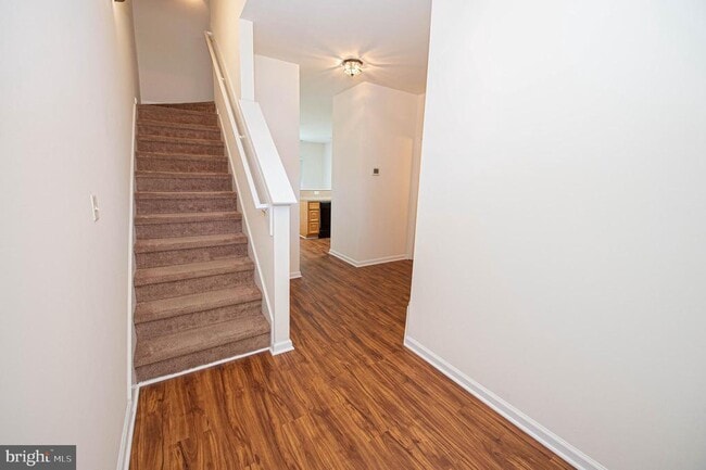 Building Photo - 420 Parkview Ct