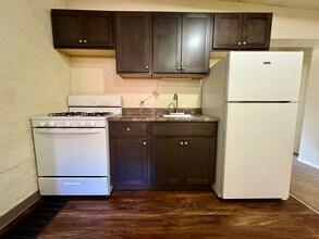 Building Photo - Unmatched Two Bedroom at a Fantastic Price...