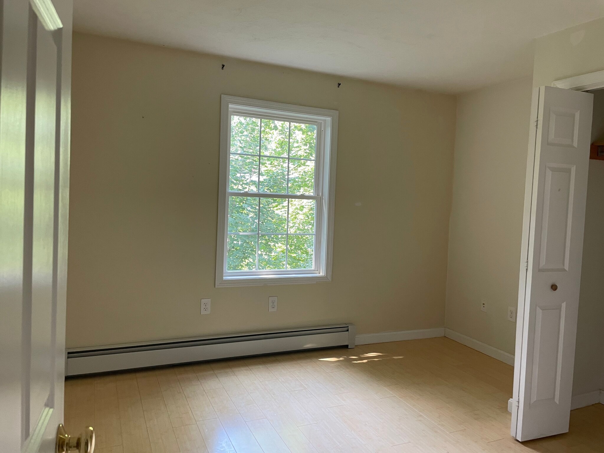 bedroom - 19 School St