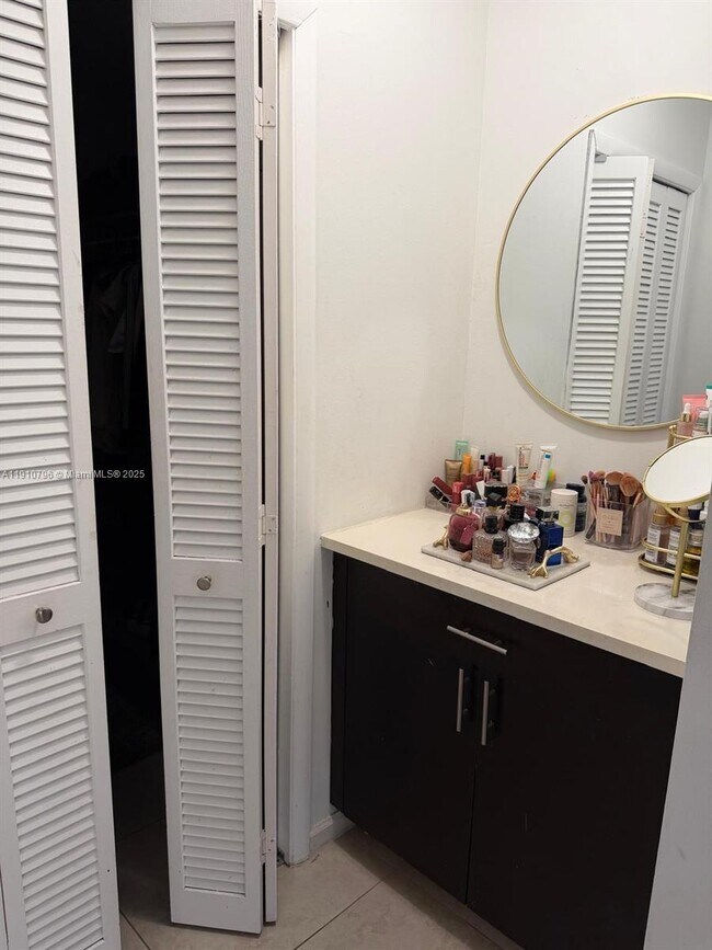 Building Photo - 4124 NW 88th Ave