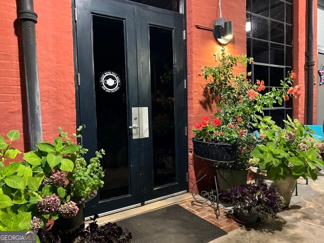 Building Photo - 161 Mangum St SW