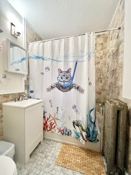 Building Photo - 12 Bucknam St