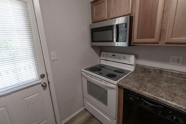 Building Photo - 216 Wheaton Ct