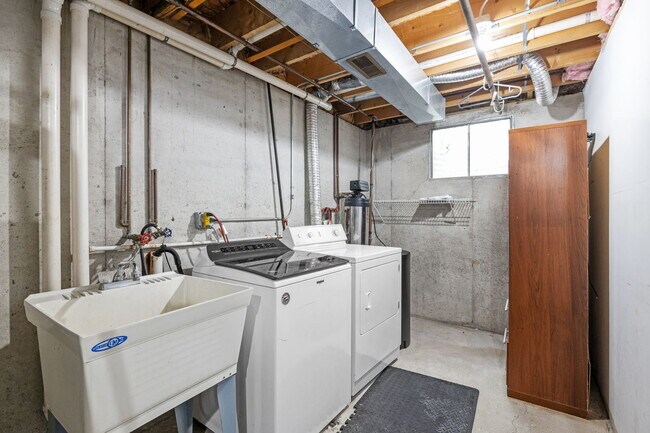 Building Photo - 2714 Billie Limacher Ln