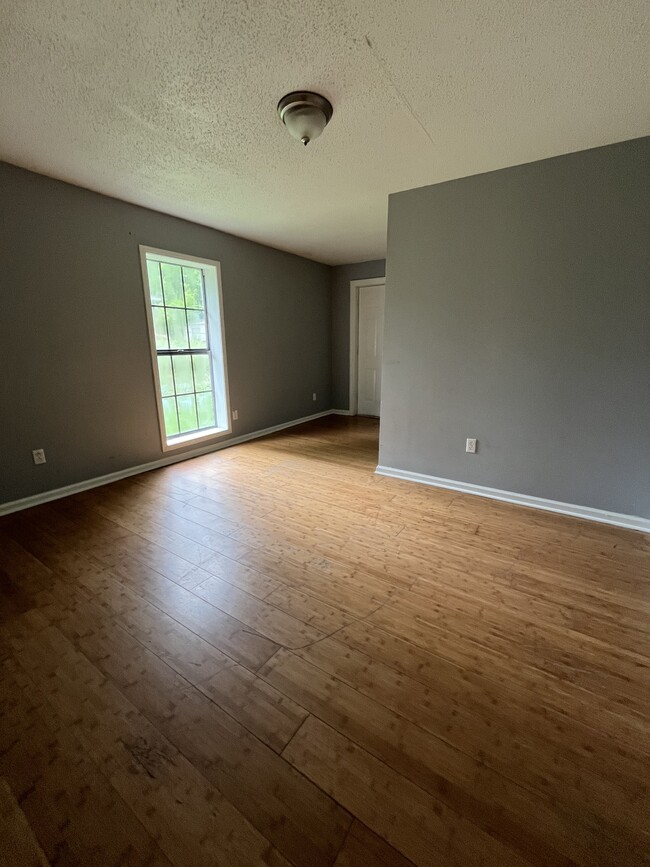 Building Photo - 406 W Ripley Ave