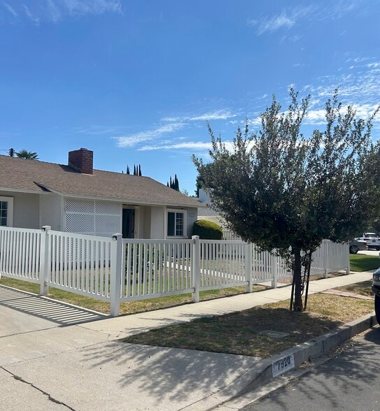 outside - 7920 Shoshone Ave